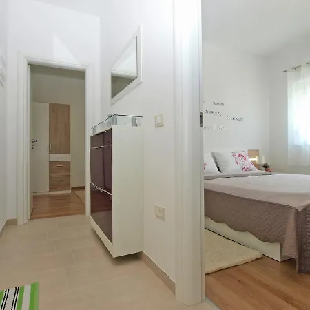Lejla 1617 Apartmán *